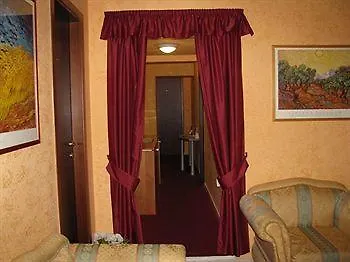 Salandra Pensión 4*